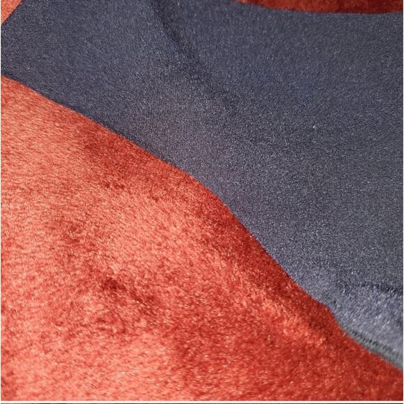 Victoria's Secret No Show Raw Edge Thong Navy Size Extra Small NWT - Picture 8 of 9